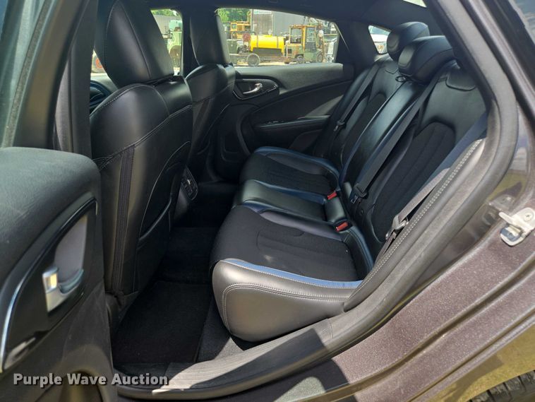 image for item EF1776 2015 Chrysler 200 S 