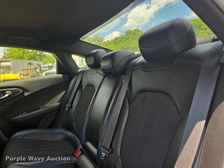 image for item EF1776 2015 Chrysler 200 S 