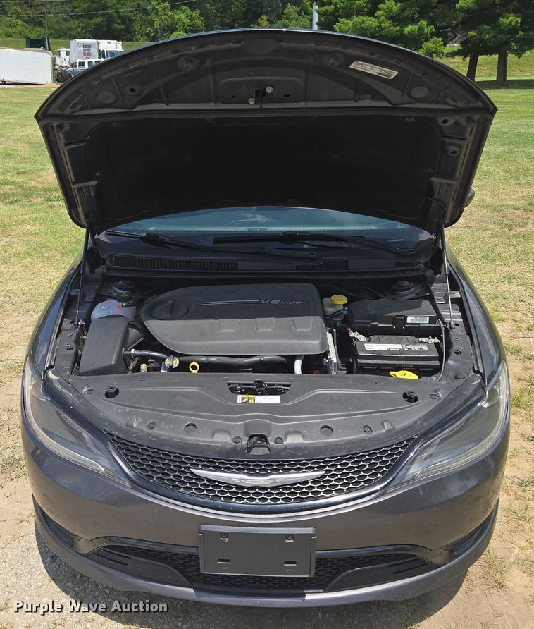 image for item EF1776 2015 Chrysler 200 S 