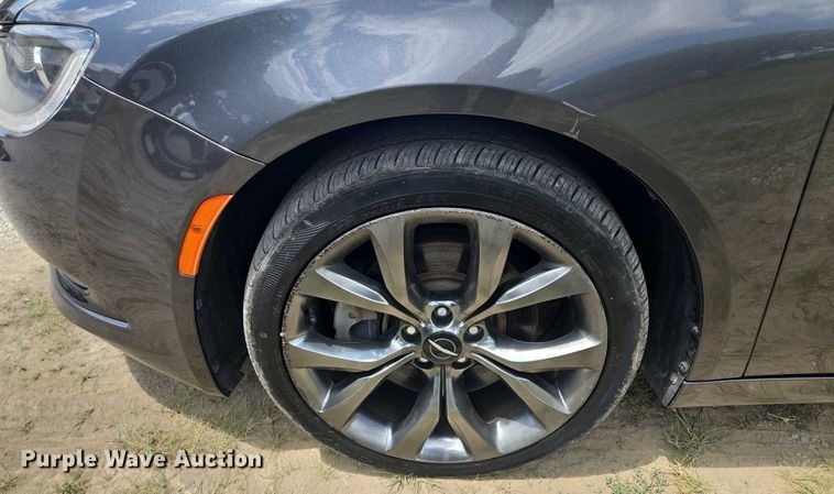 image for item EF1776 2015 Chrysler 200 S 