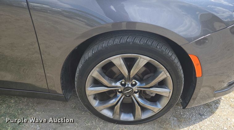 image for item EF1776 2015 Chrysler 200 S 