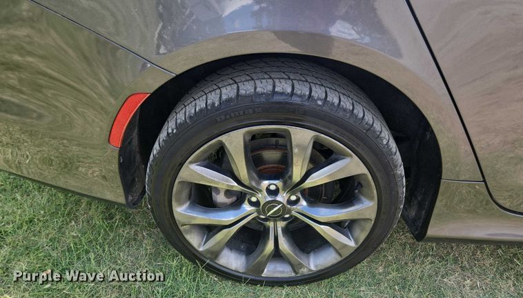 image for item EF1776 2015 Chrysler 200 S 