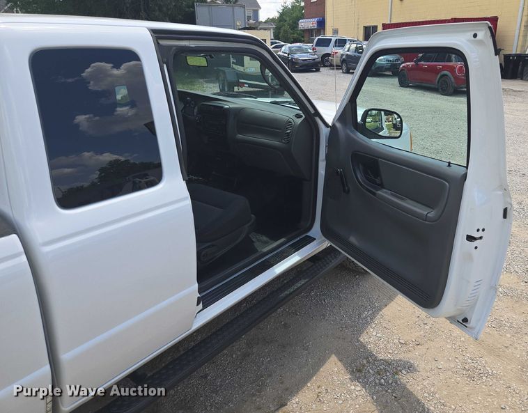 image for item EF1778 2004 Ford Ranger Edge SuperCab pickup truck