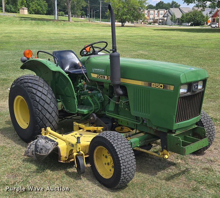 image for item EF1780 1980 John Deere 850 tractor