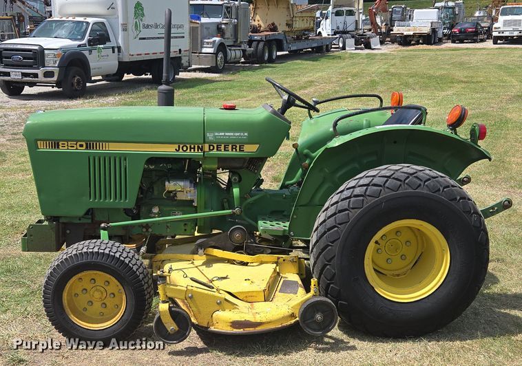image for item EF1780 1980 John Deere 850 tractor