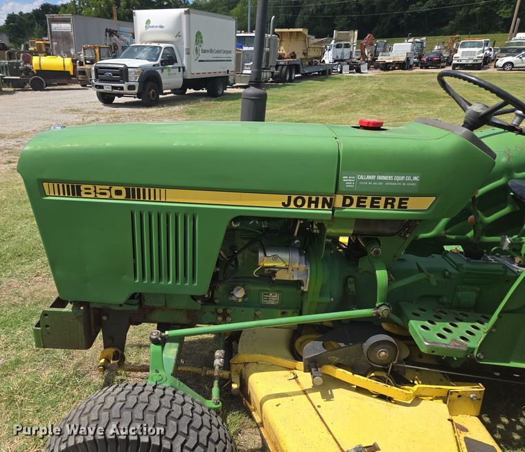 image for item EF1780 1980 John Deere 850 tractor