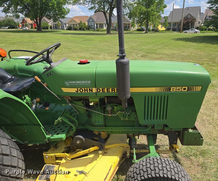 image for item EF1780 1980 John Deere 850 tractor