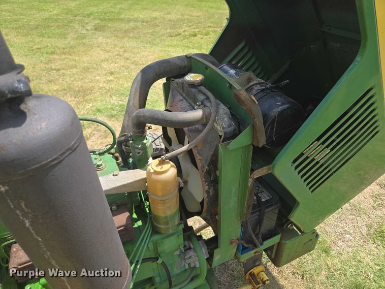image for item EF1780 1980 John Deere 850 tractor