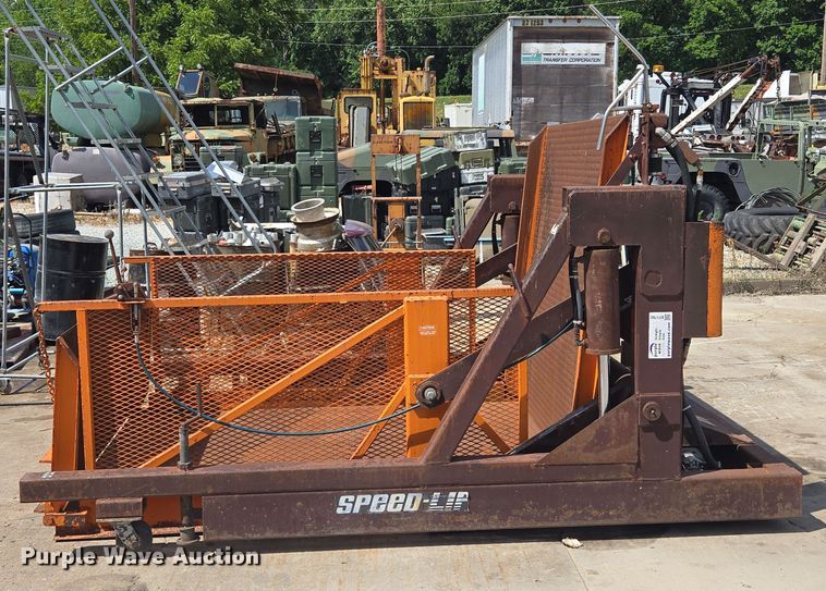 image for item EF1782 Speed Lift SL8000 loading dock