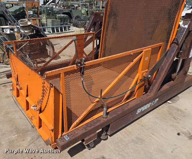 image for item EF1782 Speed Lift SL8000 loading dock