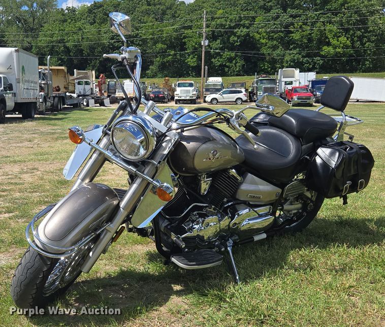 image for item EF1784 2002 Yamaha V Star 1100 motorcycle