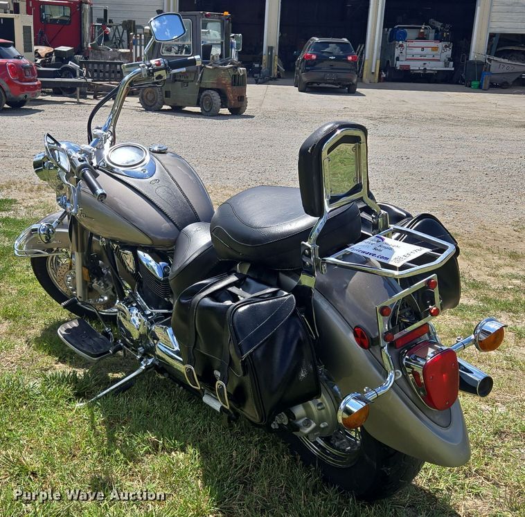 image for item EF1784 2002 Yamaha V Star 1100 motorcycle