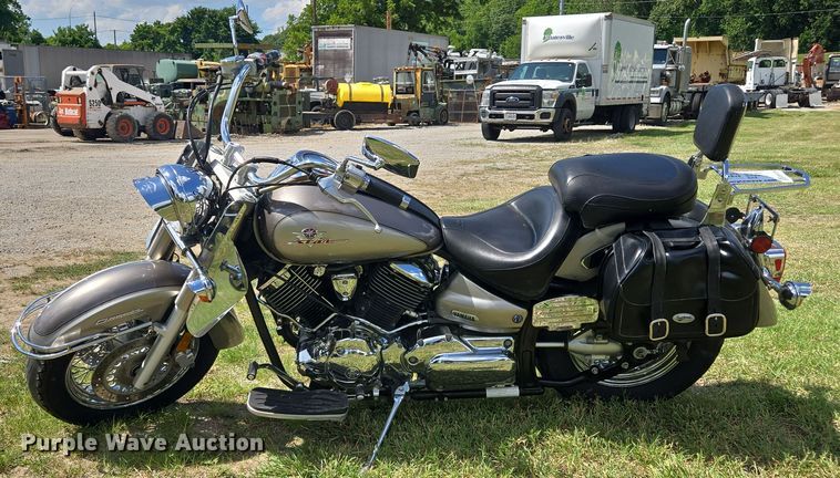 image for item EF1784 2002 Yamaha V Star 1100 motorcycle