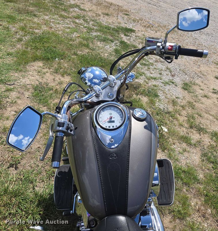 image for item EF1784 2002 Yamaha V Star 1100 motorcycle