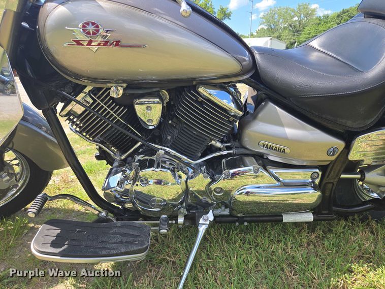 image for item EF1784 2002 Yamaha V Star 1100 motorcycle