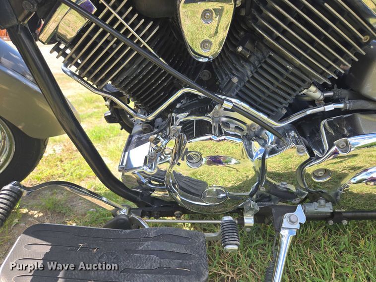 image for item EF1784 2002 Yamaha V Star 1100 motorcycle