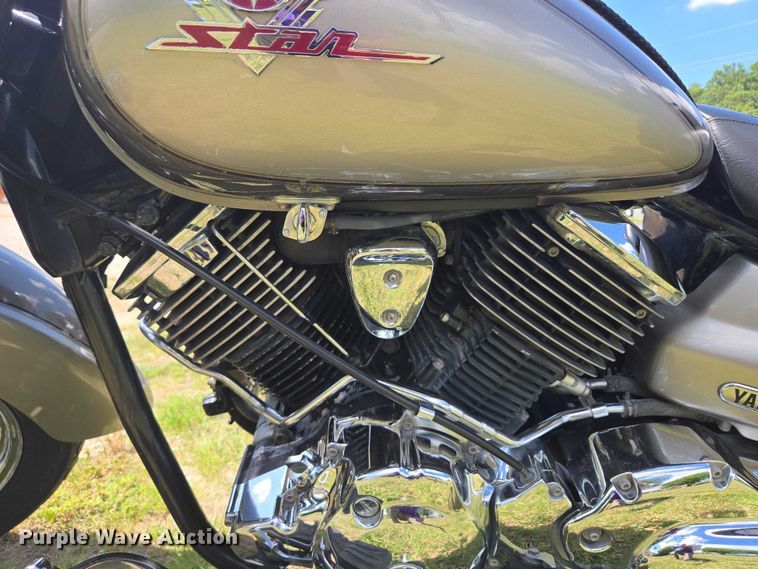 image for item EF1784 2002 Yamaha V Star 1100 motorcycle