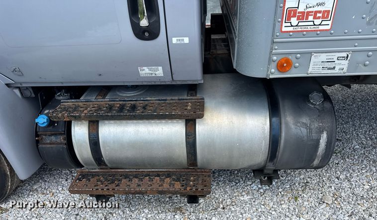 image for item EF2099 2020 International MV607 box truck