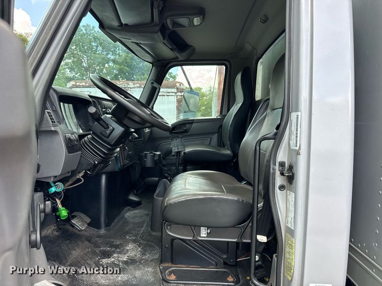 image for item EF2099 2020 International MV607 box truck