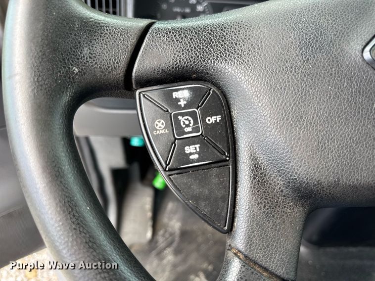 image for item EF2099 2020 International MV607 box truck