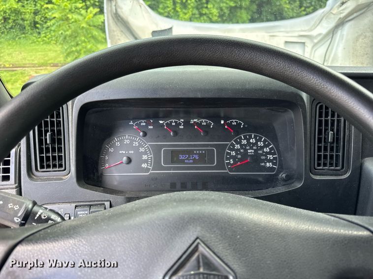 image for item EF2099 2020 International MV607 box truck