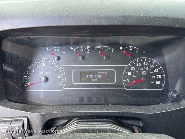 image for item EF2099 2020 International MV607 box truck