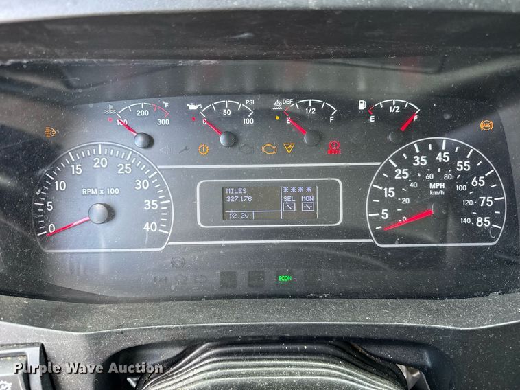 image for item EF2099 2020 International MV607 box truck