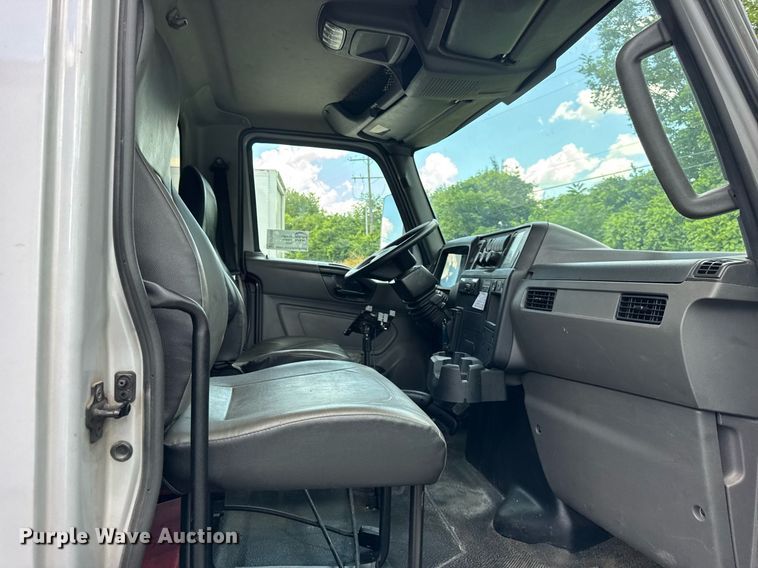 image for item EF2099 2020 International MV607 box truck