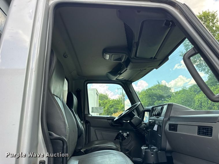 image for item EF2099 2020 International MV607 box truck