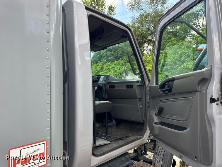 image for item EF2099 2020 International MV607 box truck