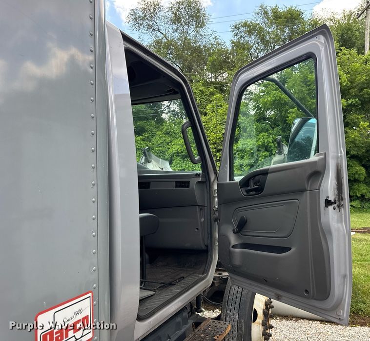 image for item EF2099 2020 International MV607 box truck