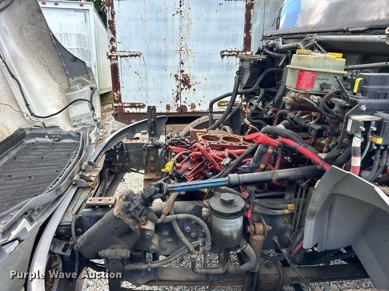 image for item EF2099 2020 International MV607 box truck