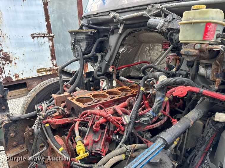 image for item EF2099 2020 International MV607 box truck