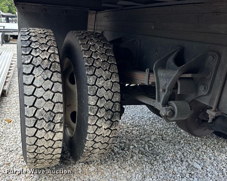 image for item EF2099 2020 International MV607 box truck