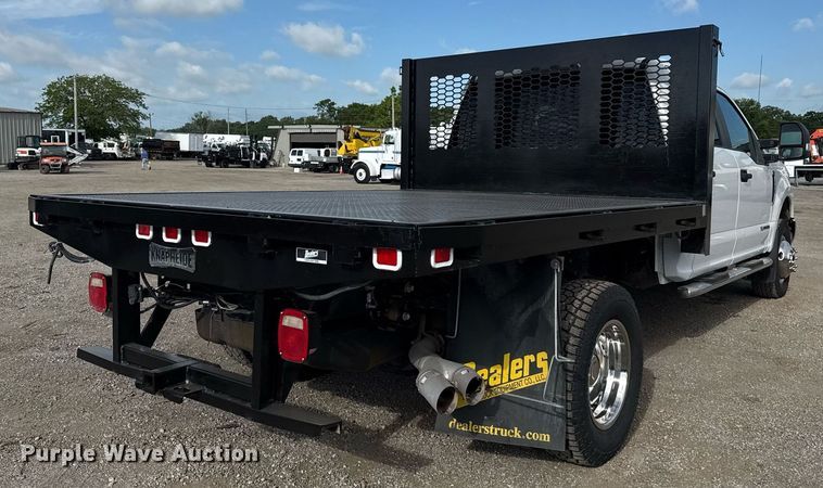 image for item EG5954 2019 Ford F350 Super Duty XL Crew Cab flatbed pickup truck