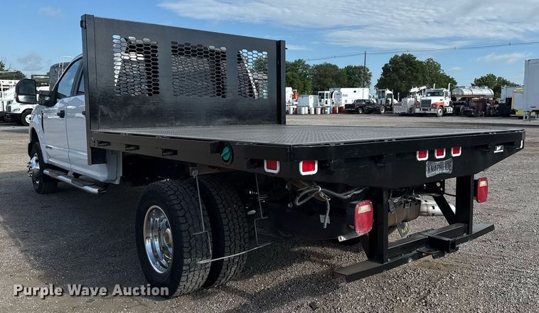 image for item EG5954 2019 Ford F350 Super Duty XL Crew Cab flatbed pickup truck