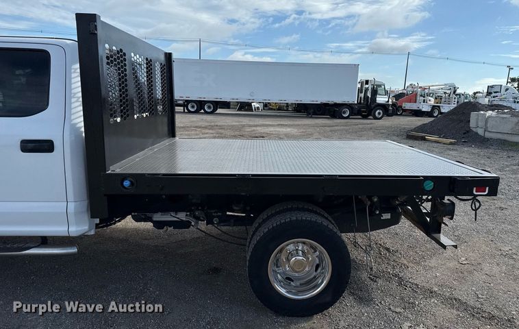 image for item EG5954 2019 Ford F350 Super Duty XL Crew Cab flatbed pickup truck