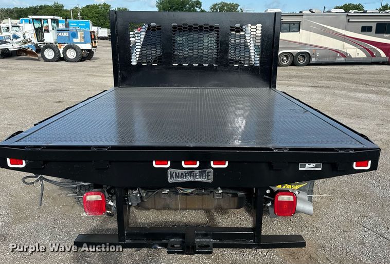 image for item EG5954 2019 Ford F350 Super Duty XL Crew Cab flatbed pickup truck