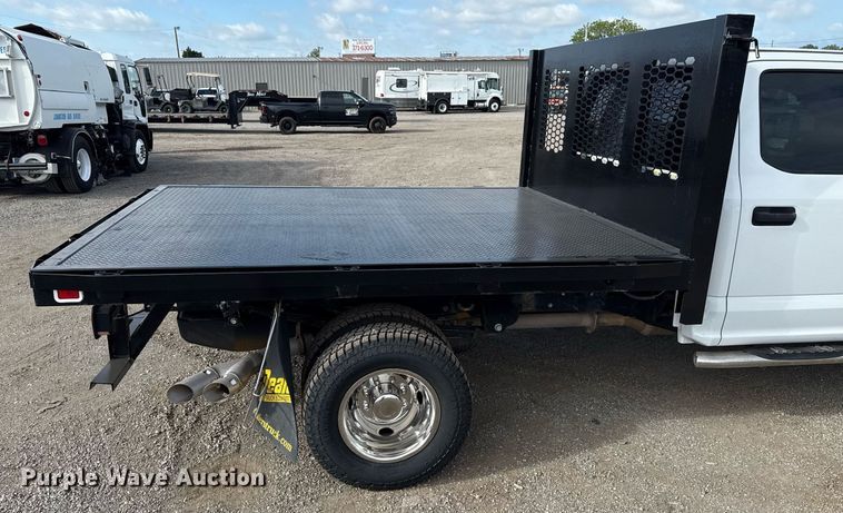 image for item EG5954 2019 Ford F350 Super Duty XL Crew Cab flatbed pickup truck