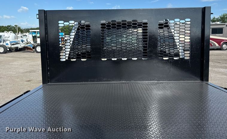 image for item EG5954 2019 Ford F350 Super Duty XL Crew Cab flatbed pickup truck