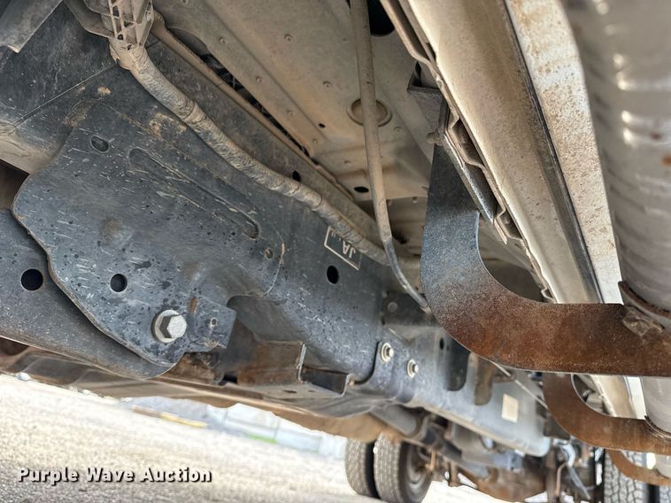 image for item EG5954 2019 Ford F350 Super Duty XL Crew Cab flatbed pickup truck