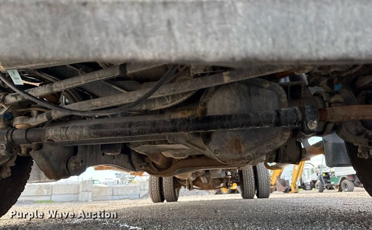 image for item EG5954 2019 Ford F350 Super Duty XL Crew Cab flatbed pickup truck