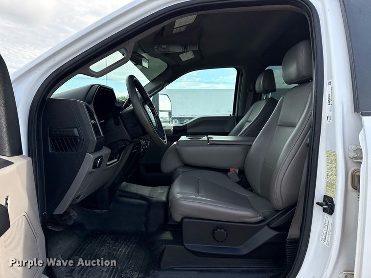 image for item EG5954 2019 Ford F350 Super Duty XL Crew Cab flatbed pickup truck