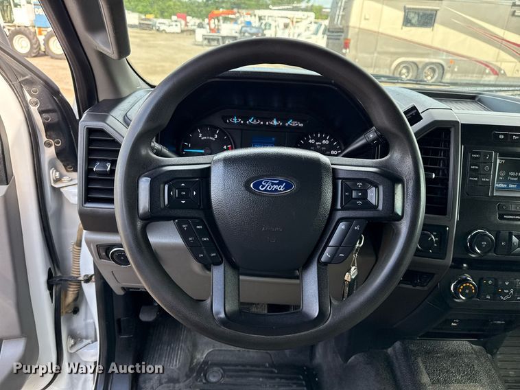 image for item EG5954 2019 Ford F350 Super Duty XL Crew Cab flatbed pickup truck