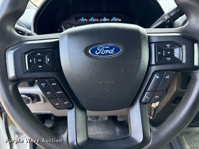 image for item EG5954 2019 Ford F350 Super Duty XL Crew Cab flatbed pickup truck