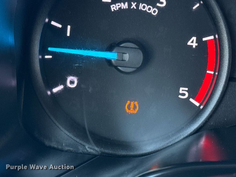 image for item EG5954 2019 Ford F350 Super Duty XL Crew Cab flatbed pickup truck