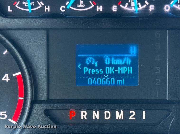 image for item EG5954 2019 Ford F350 Super Duty XL Crew Cab flatbed pickup truck