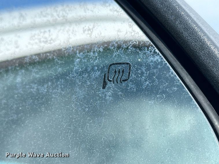 image for item EG5954 2019 Ford F350 Super Duty XL Crew Cab flatbed pickup truck