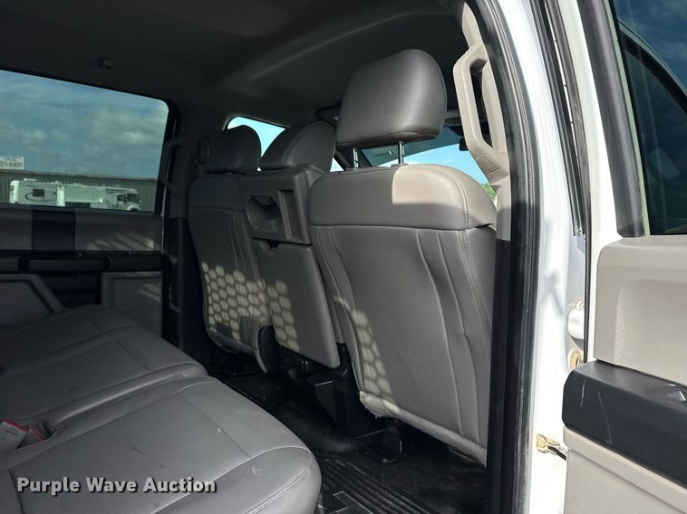 image for item EG5954 2019 Ford F350 Super Duty XL Crew Cab flatbed pickup truck