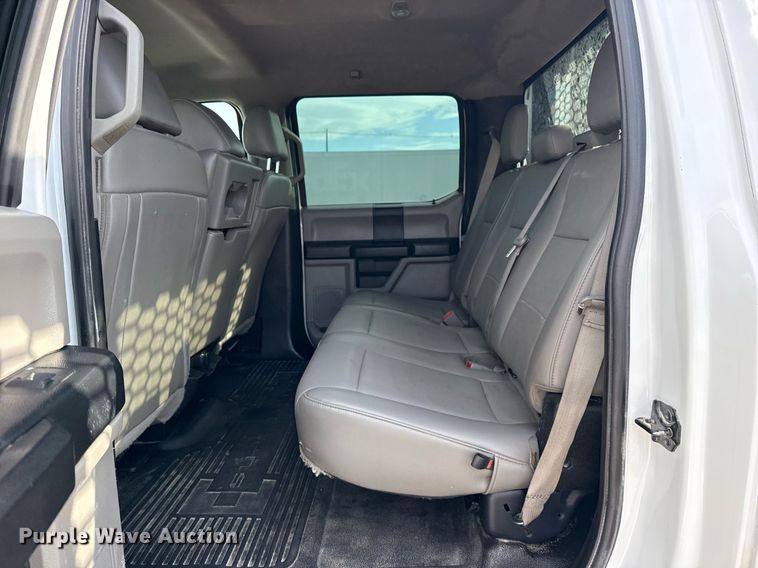 image for item EG5954 2019 Ford F350 Super Duty XL Crew Cab flatbed pickup truck